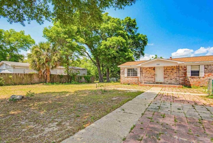 Property Photo:  130 Shadow Lawn Ln  FL 32507 