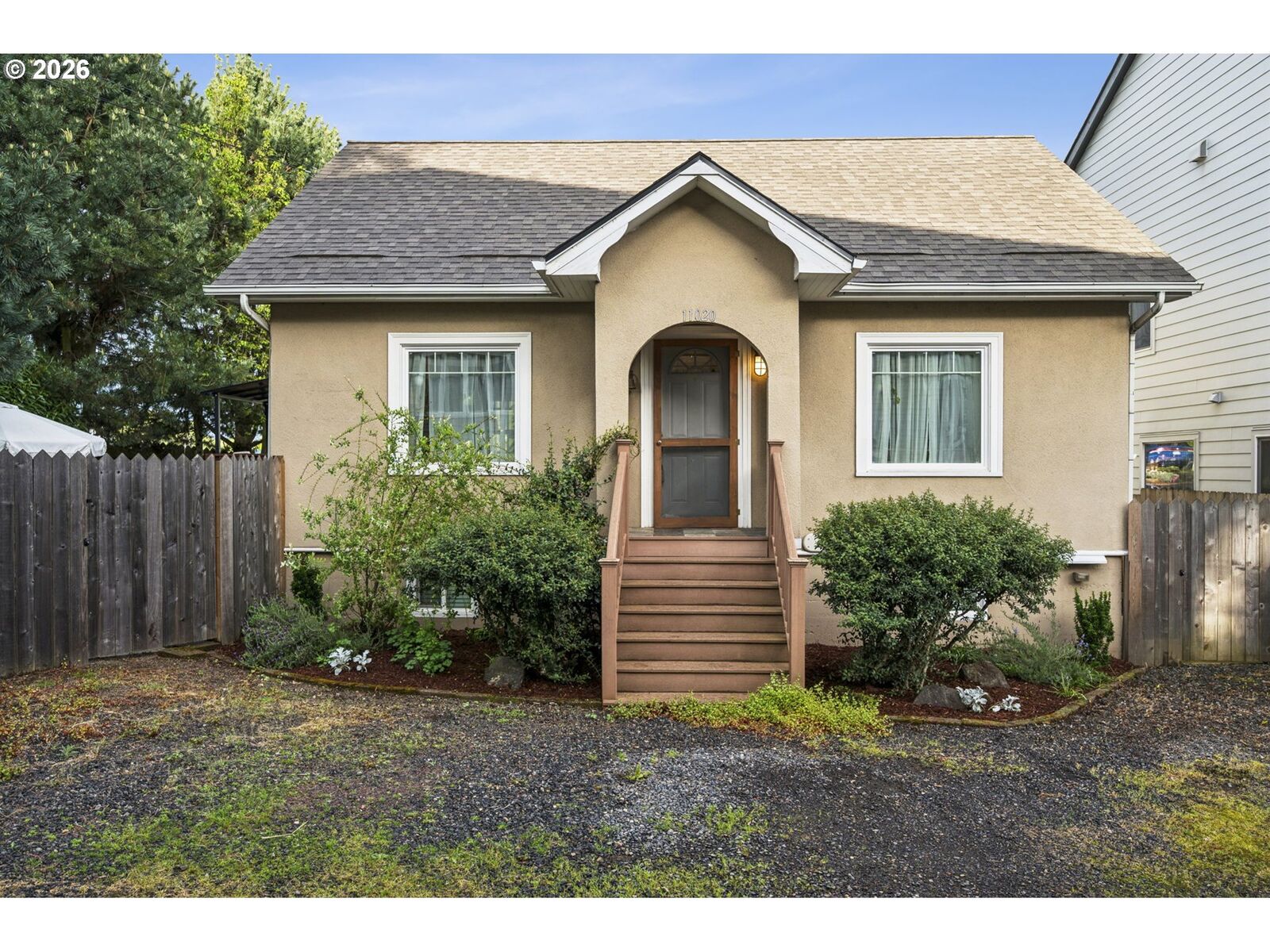 Property Photo:  11020 N Moore Ave  OR 97217 