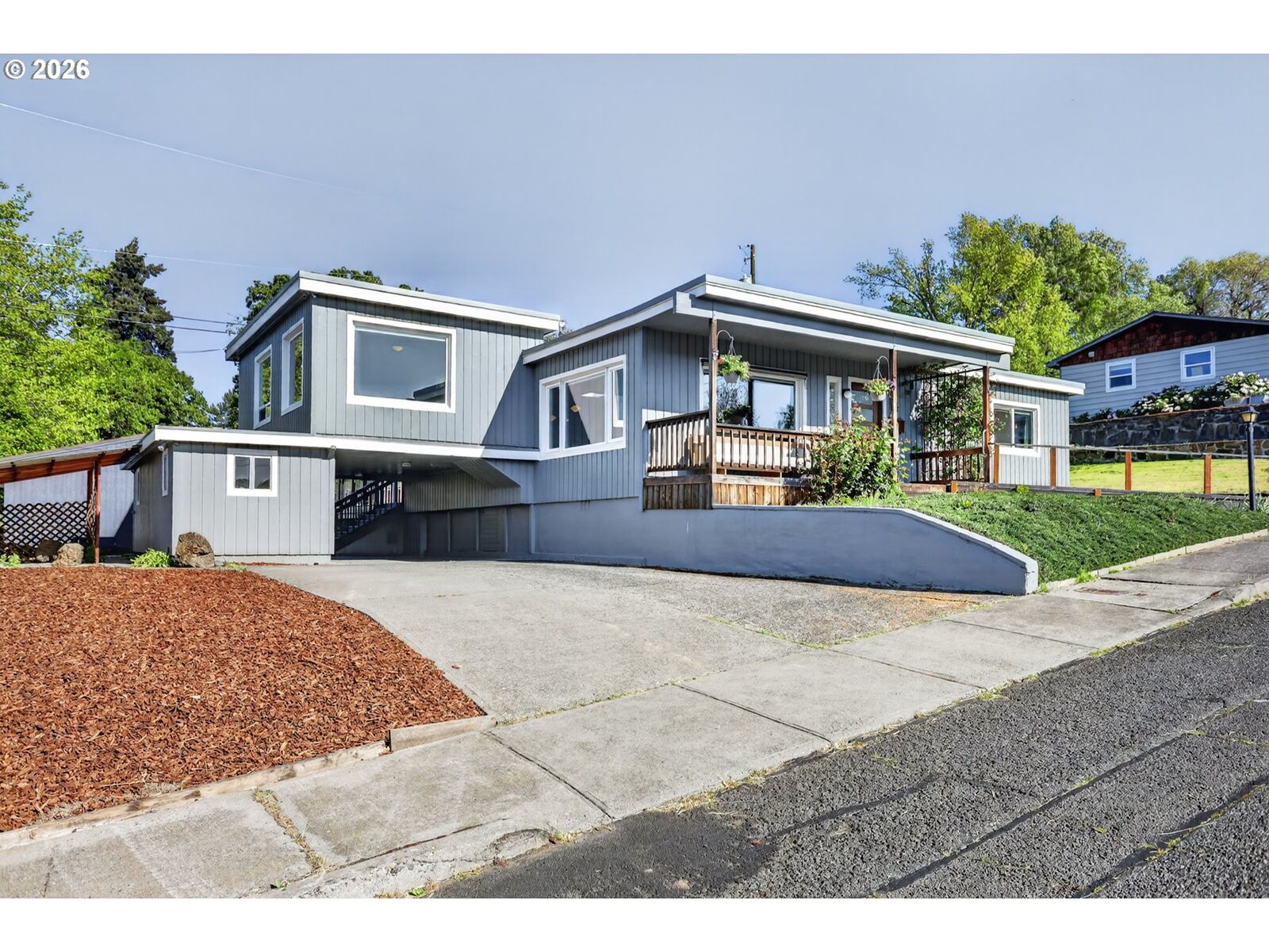 Property Photo:  1712 Nevada St  OR 97058 