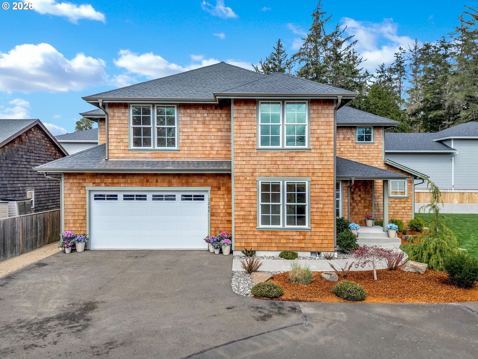 Property Photo:  1360 Sea Ridge Ln  OR 97138 