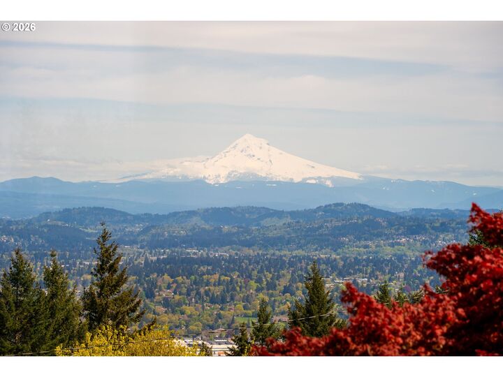 Property Photo:  4409 SW Carl Pl  OR 97239 