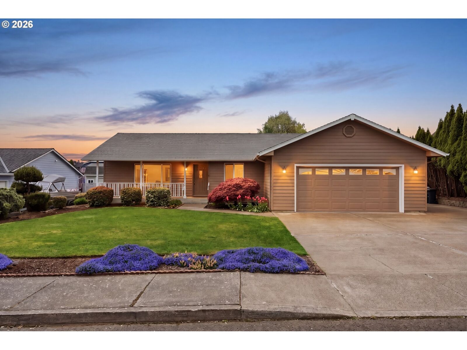 Property Photo:  277 NE Holiday Ave  OR 97338 