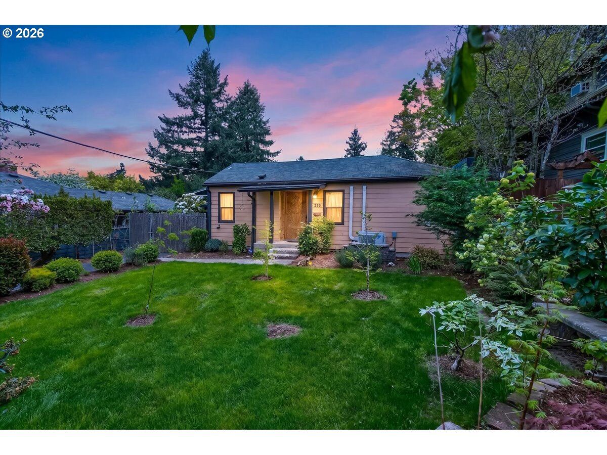 Property Photo:  116 NE 66th Ave  OR 97035 