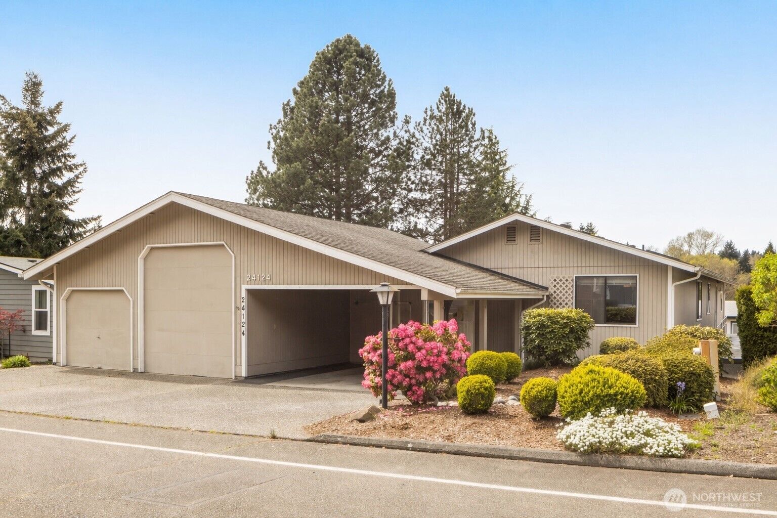 Property Photo:  24124  8th Place W  WA 98021 