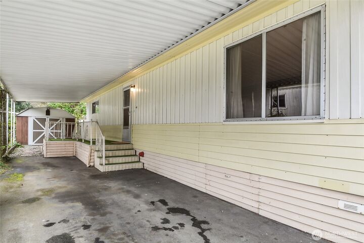 Property Photo:  5220 SW 176th Street 16  WA 98037 