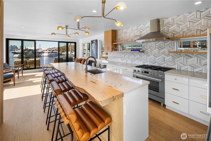 Property Photo:  2309 N Northlake Way 13  WA 98107 