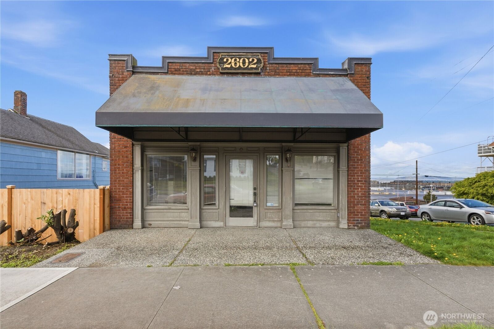 Property Photo: 2602 Grand Avenue WA 98201