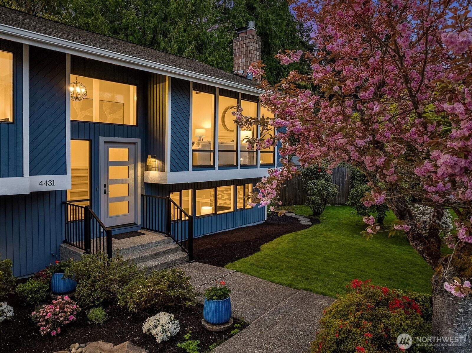 Property Photo:  4431  189th Avenue SE  WA 98027 