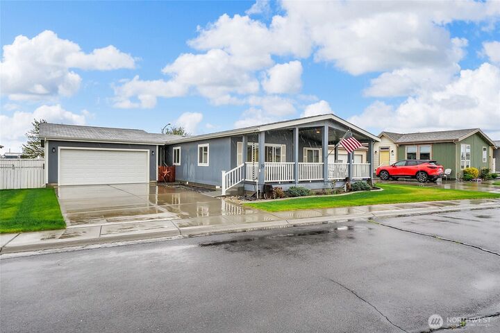 Property Photo:  1701 E Burr Avenue 19  WA 98837 