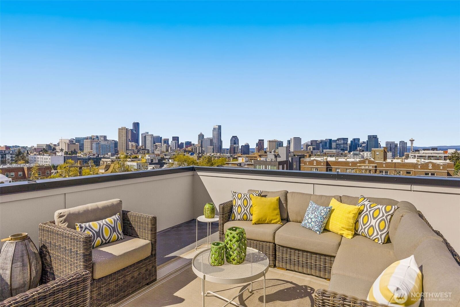 Property Photo:  1319 E Denny Way  WA 98122 