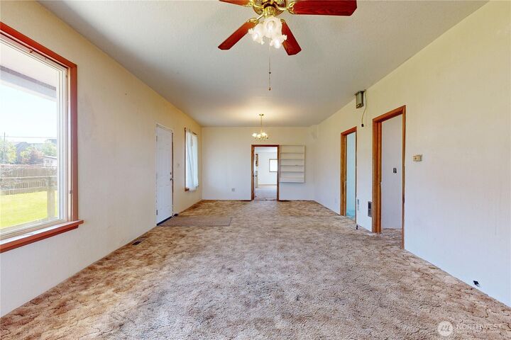 Property Photo:  319 W Cherry Street  WA 99362 