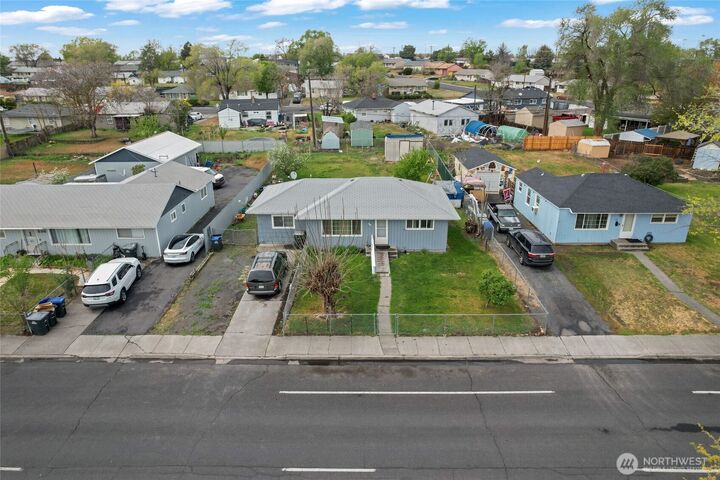 Property Photo:  542 N Central Drive  WA 98837 