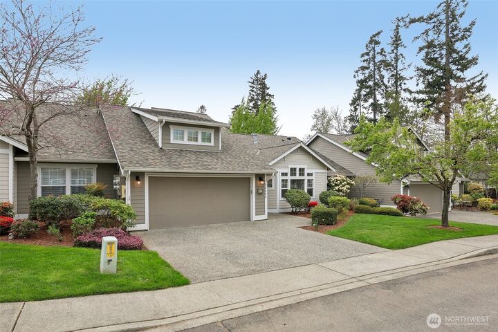Property Photo: 22480 SE Highland Terrace 1433 WA 98029