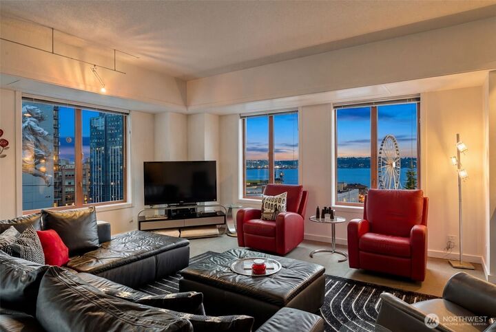 Property Photo:  98  Union Street 206  WA 98101 