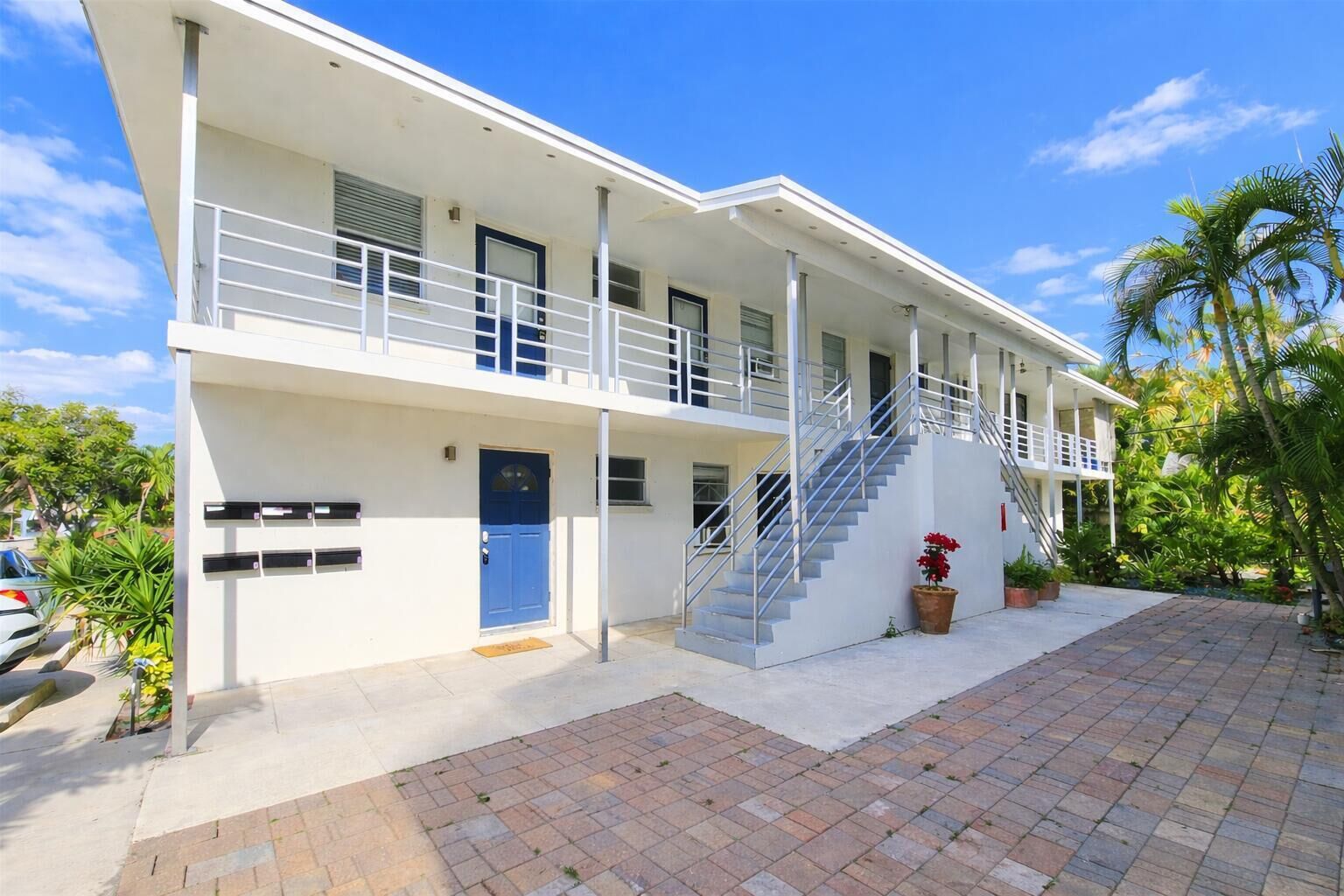 Property Photo:  331 Walton Boulevard 4  FL 33405 