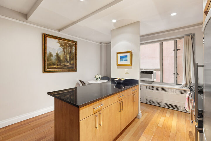Property Photo:  20 E 35th Street 3H  NY 10016 