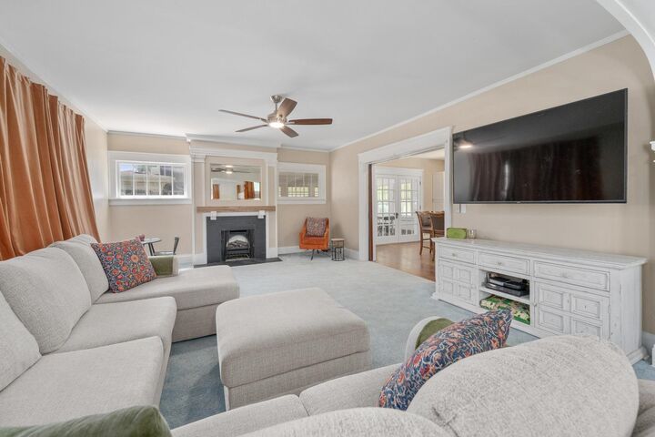 Property Photo:  225 N B St  KS 67005 