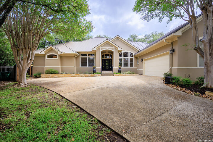 Property Photo:  2102 Elm Vista  TX 78230 
