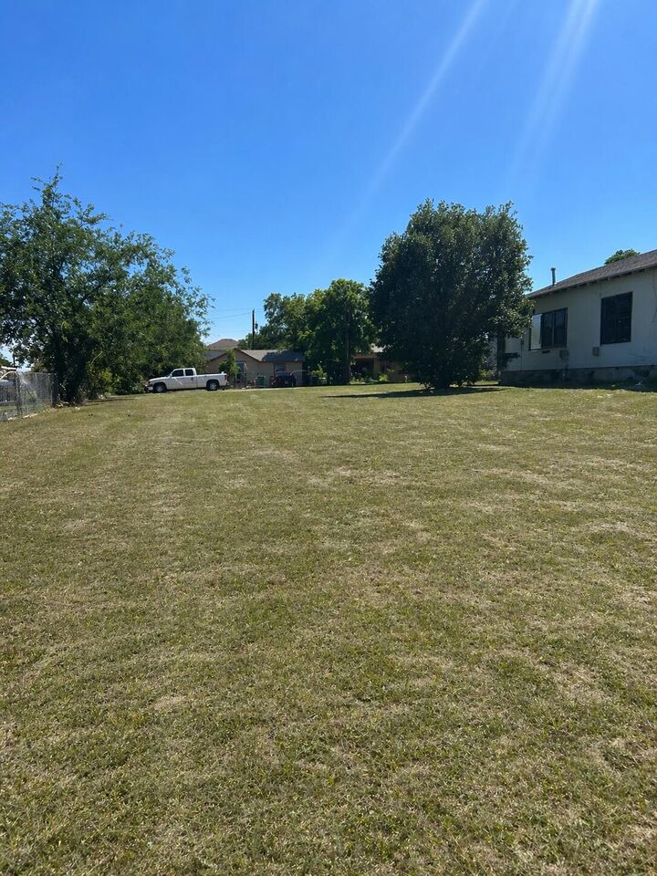 Property Photo:  106 W Avenue T  TX 76903 