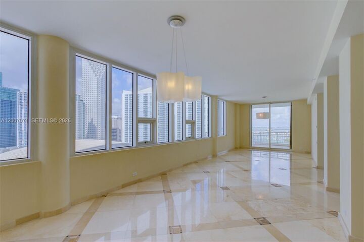 Property Photo:  888 Brickell Key Dr 2802  FL 33131 