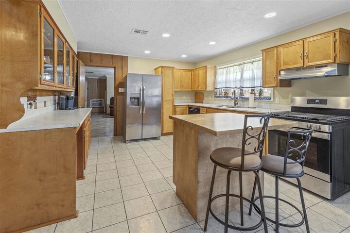 Property Photo:  2917 Donatiel Street  LA 70615 