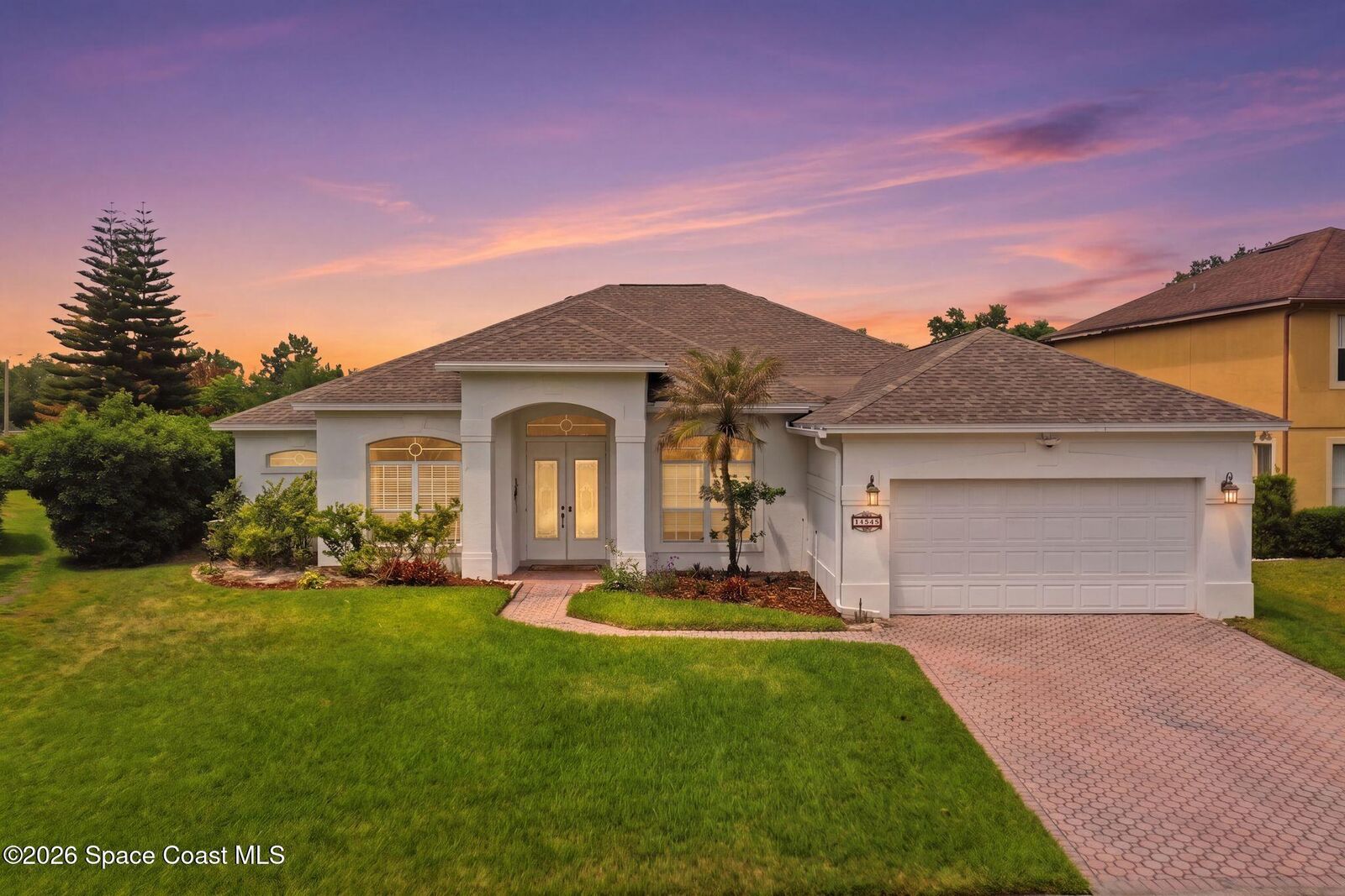 Property Photo: 10520 Gleam Court FL 32836