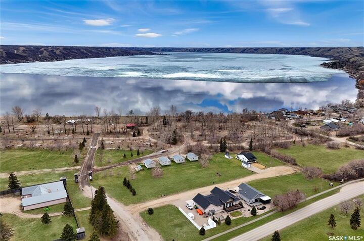 Property Photo:  109 Echo Ridge Bay  SK S0G 1S0 