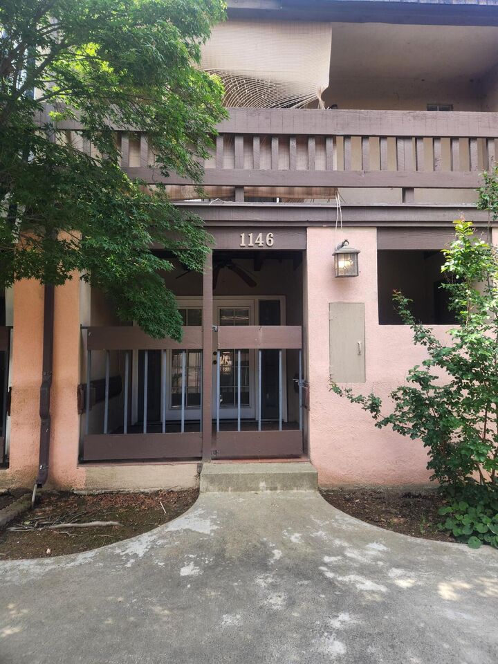 Property Photo:  1146 N Gem Street  CA 93274 