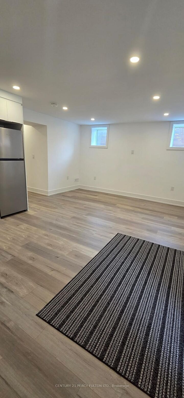 Photo de la propriété:  599 Burton Road  ON L1J 3Z9 