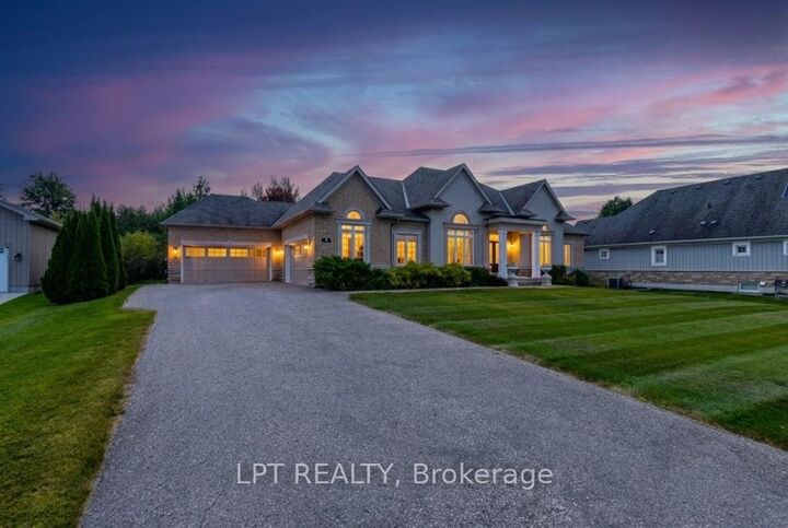 Property Photo: 5 Wolford Court ON L4P 0B1