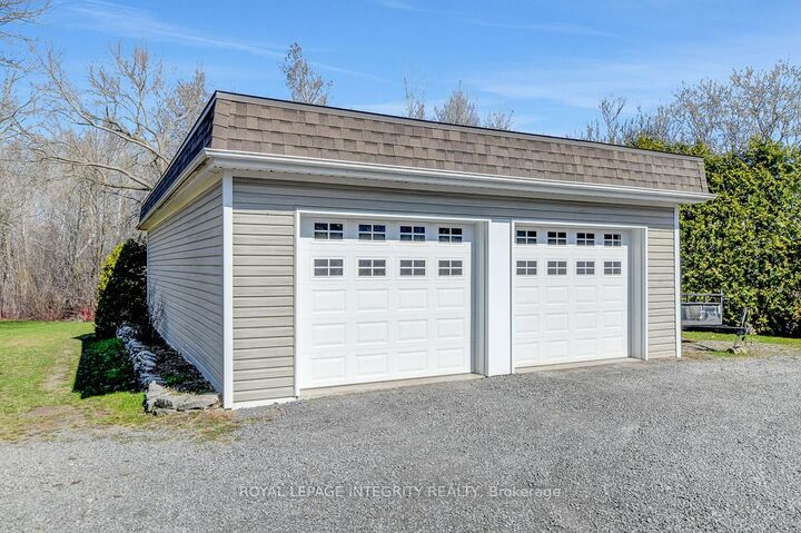 Property Photo: 1099 Old Montreal Road ON K4A 3N6