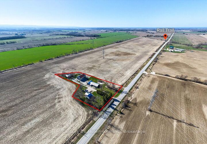 Photo de la propriété:  1990 3/4 Sunnidale Side Road E  ON L0M 1S0 