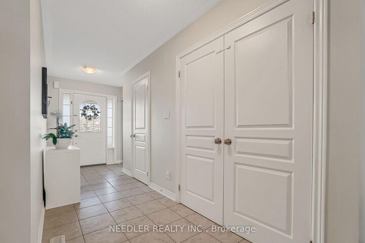 Property Photo: 36 Wyndham Circle ON L0E 1R0