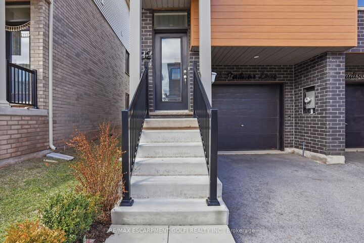 Property Photo:  32 Radison Lane  ON L7R 4E2 