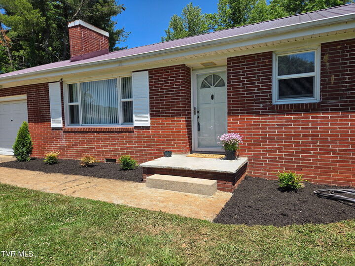 Property Photo:  408 Circle Heights Drive  TN 37745 
