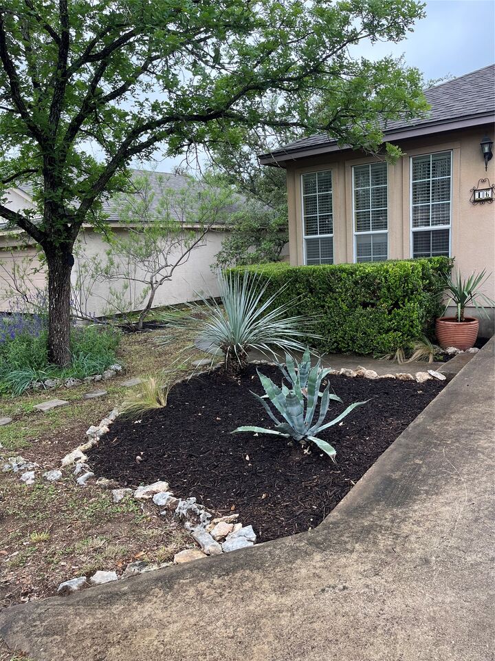 Property Photo:  16 Villa Meadow E  TX 78676 