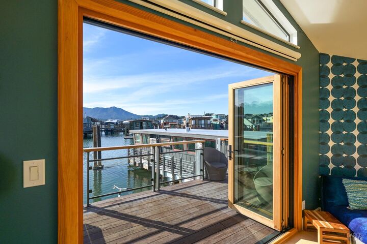 Property Photo:  38 S 40 Dock  CA 94965 