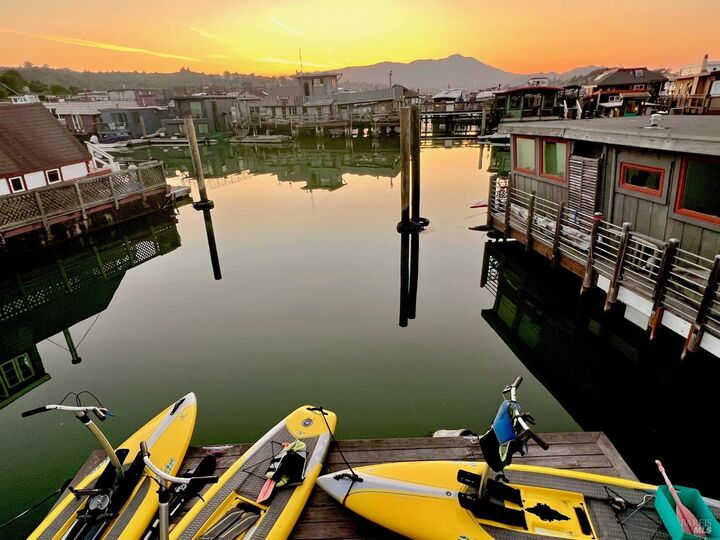 Property Photo:  38 S 40 Dock  CA 94965 