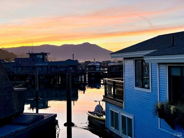 Property Photo: 38 S 40 Dock CA 94965