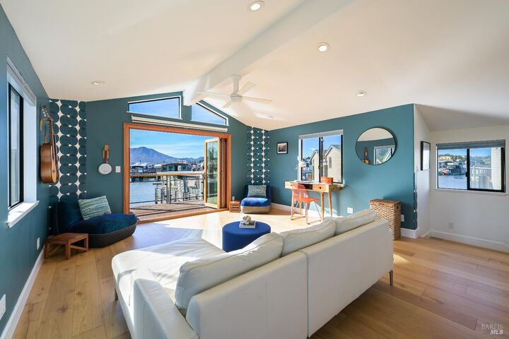Property Photo: 38 S 40 Dock CA 94965