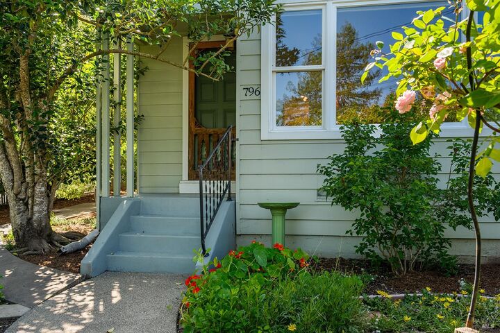 Property Photo:  796 S High St Street  CA 95472 