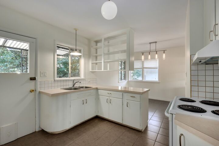 509 E Keith Road — photo 1