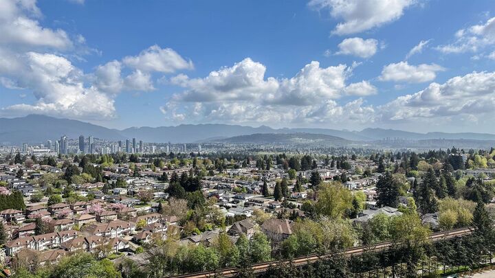 Property Photo:  5665 Boundary Road 2703  BC V5R 0E4 