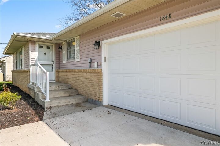 Property Photo:  1848 Bedell Road  NY 14072 