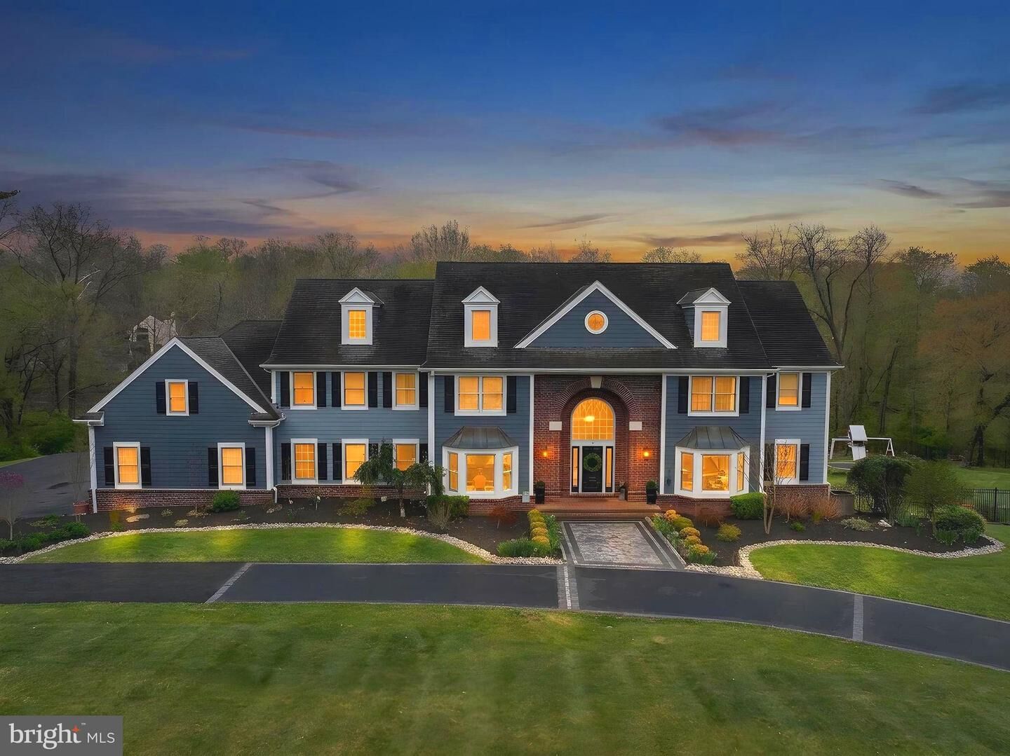 Property Photo:  8 Keithwood Court  NJ 08560 