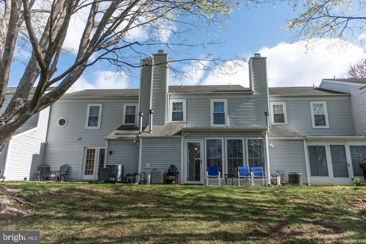 Property Photo:  609 Cambridge Court  PA 17078 