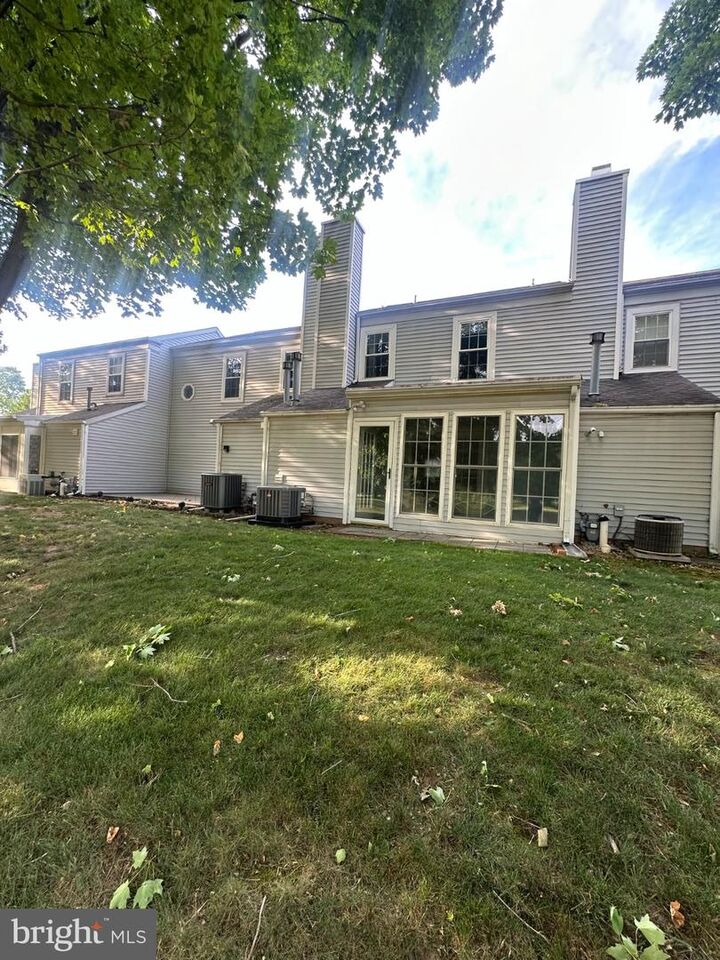Property Photo: 609 Cambridge Court PA 17078