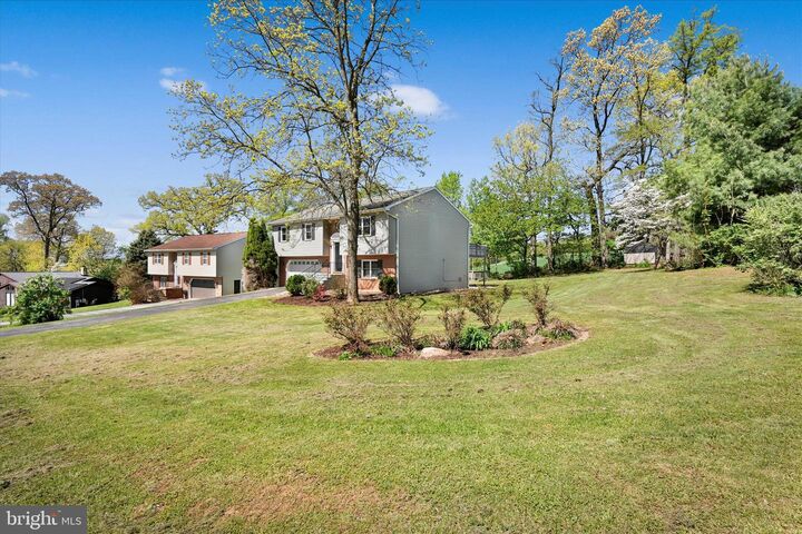 Property Photo:  301 Larkin Drive  PA 17356 