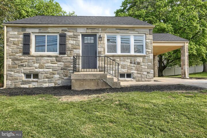 Property Photo:  2400 Linglestown Road  PA 17110 