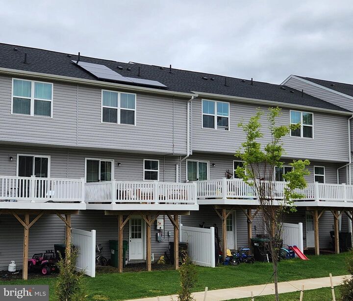 Property Photo:  102 Spring Place  VA 22657 